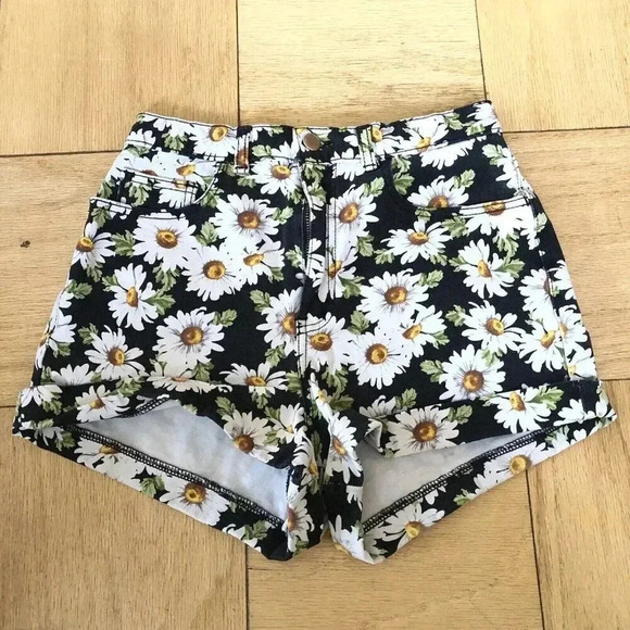 American Apparel VINTAGE Womens Shorts Size 27 Black Sunflower Floral 5 pockets - Picture 6 of 6
